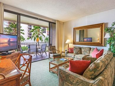Sweeping Views From This 2 Bedroom Oceanfront Condo on Maui Sweeping Views From This 2 Bedroom Oceanfront Condo on Maui